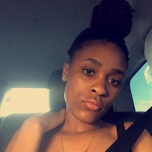 Meet your Posher, Omaria